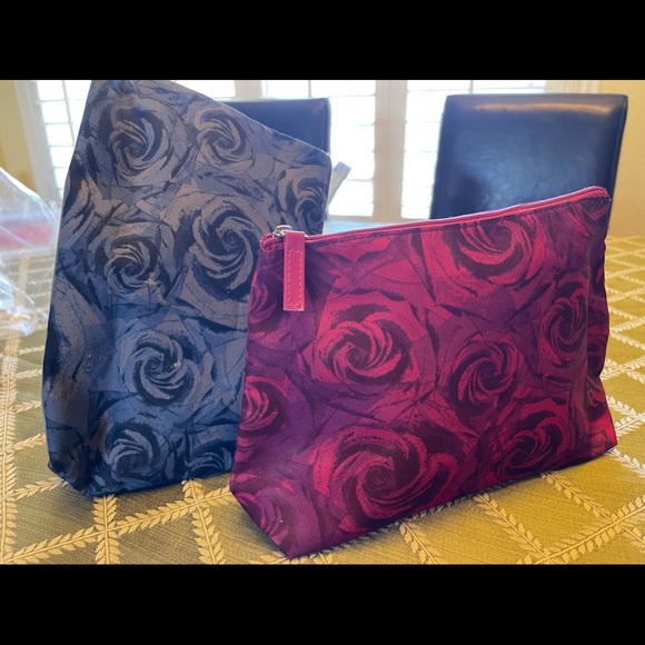 2 Lancôme Cosmetic Bags - Picture 2 of 10